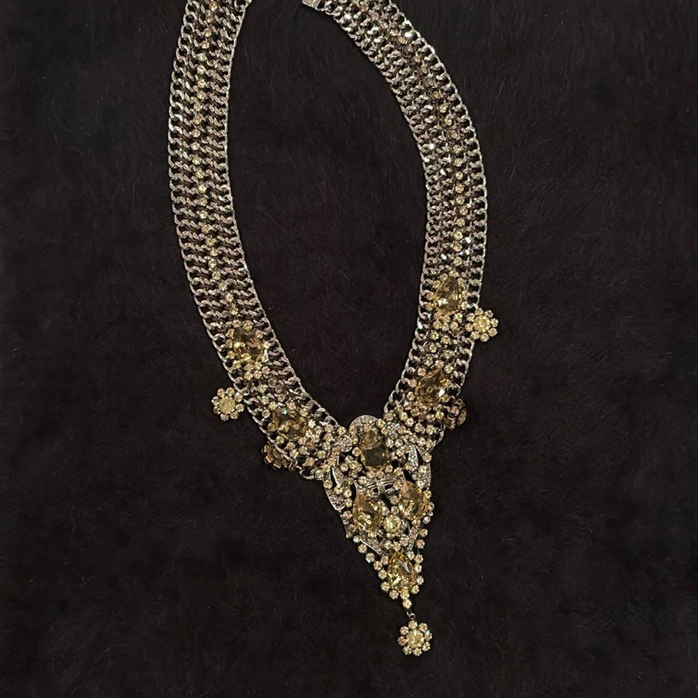 *Host pick* BR jeweled necklace Banana Republic NWT